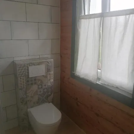 Henke Guest house *